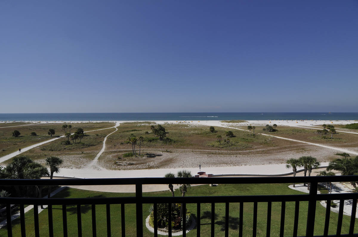  2 BR Penthouse - Beautiful Beach Views