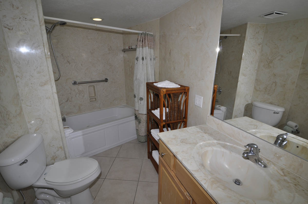 2 Bedroom Beach Front | Bathroom